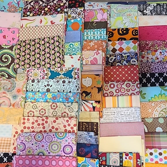 Gorgeous colorful fabrics - Picture 3 of 3